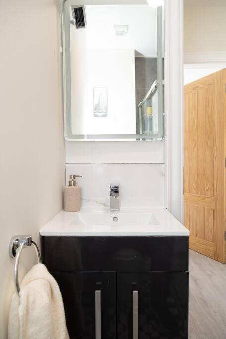 Unit 2 Island View Apartments With Stunning Harbour View Cobh Exteriér fotografie